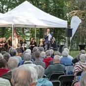 Burgemeester-Gert-Jan-Kats-opent-Park-Klassiek-foto-Peter-Beurskens