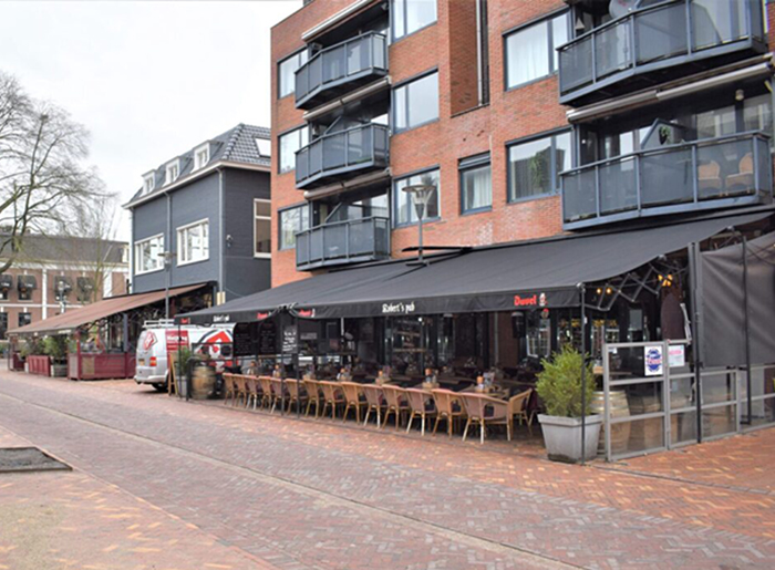 Robert's Pub-700x515