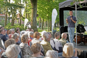 Gedicht bij Park Klassiek 2026: van boven onder de bomen